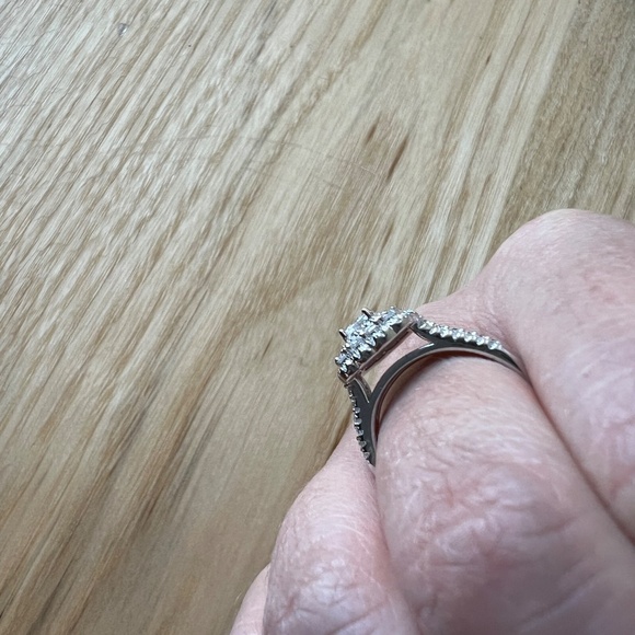 Moissanite Triple Halo Ring – 1.36 CT, VVS1 D Color – 925 Silver – Size 8 - Picture 4 of 9